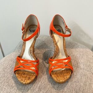 Sofft Women's Orange Strappy Sandals size 8.5 EUC leather upper cork sock